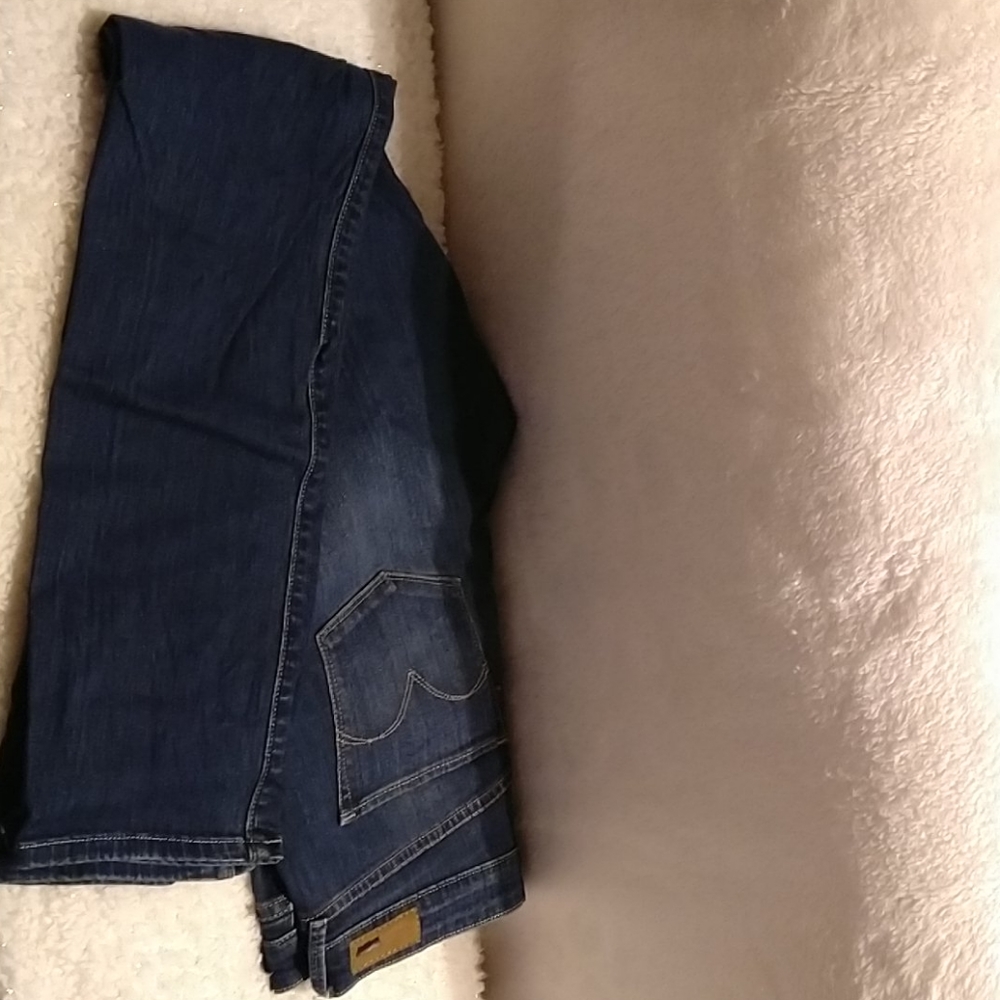 Levi's demi curve slim leg jeans
